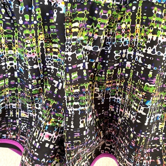 Fabletics Multicolor Pattern Running Shorts - Picture 3 of 7